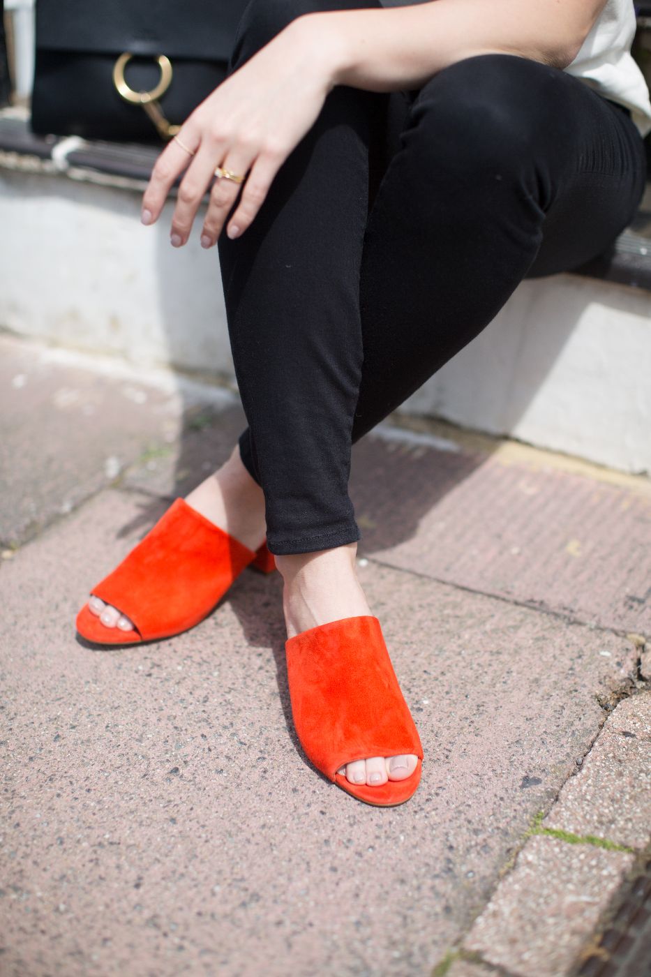 theannaedit-pops-of-red-andotherstories-mules-june-2017-5