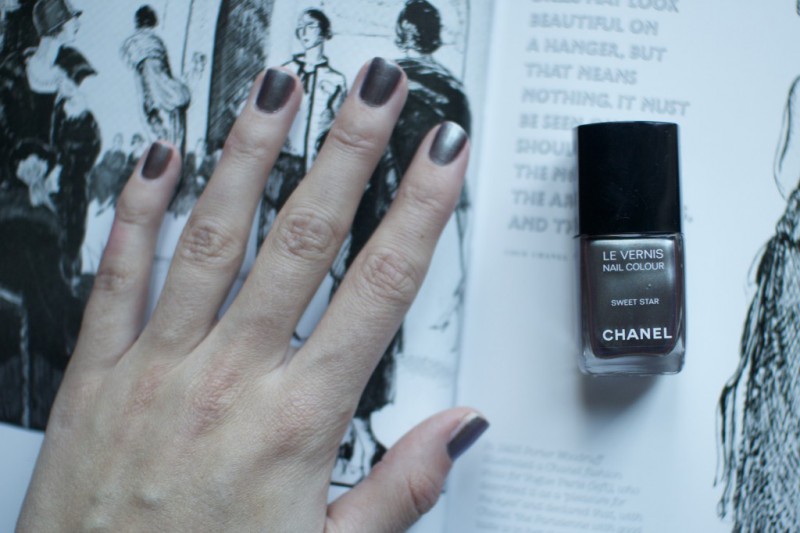 CHANEL's New Shimmery Nail Polish That Could Turn Me – The Anna Edit