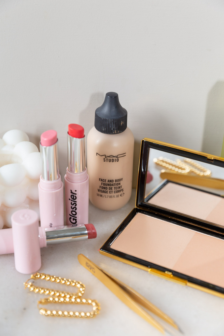 Five Things You Don't Need In Your Makeup Collection – The Anna Edit